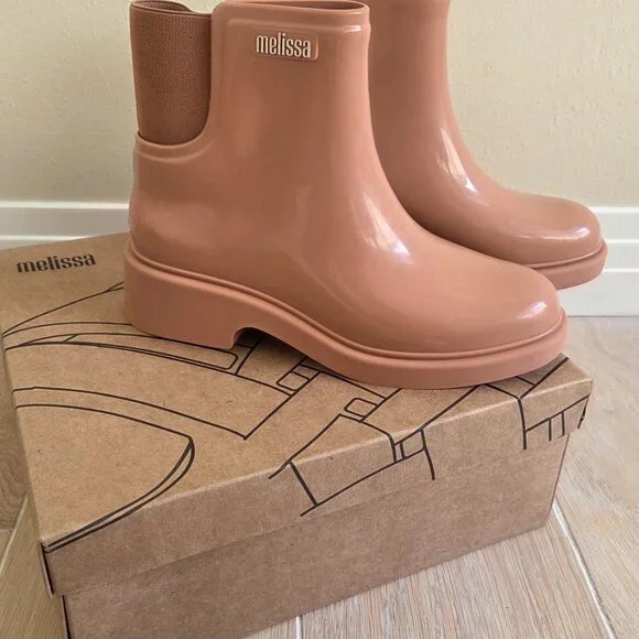 MELISSA Chelsea Boot ZIZE 9 - Picture 2 of 8